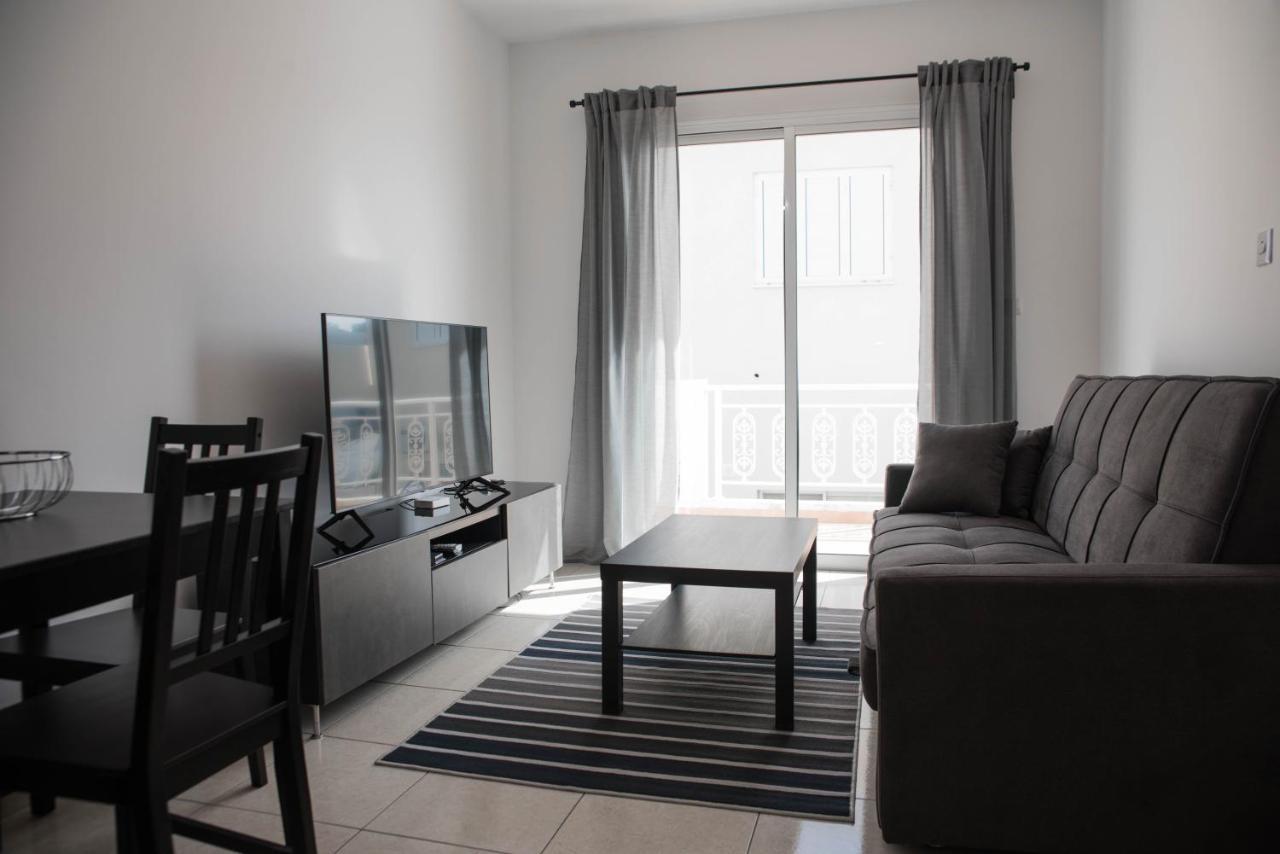Renovated One Bedroom Apartment In Paphos With Pool Extérieur photo